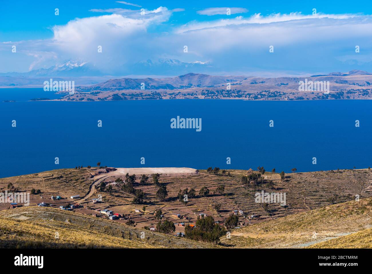 Ländliche Landschaft auf der Halbinsel Copaba auf einer Höhe von rund 4.000 m, Departement La Paz, Bolivien, Lateinamerika Stockfoto