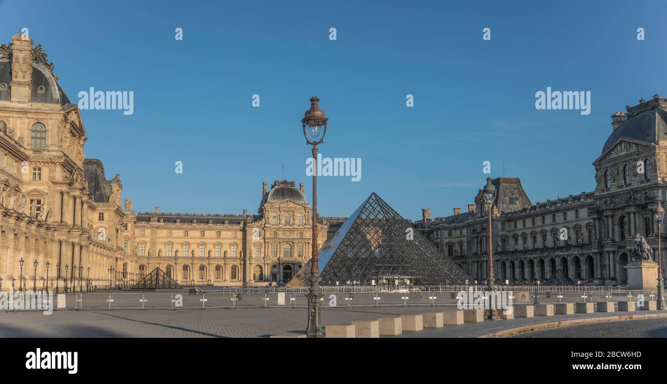 PARISER LOCKDOWN: EIN SONNIGER SONNTAG RUND UM DEN LOUVRE Stockfoto