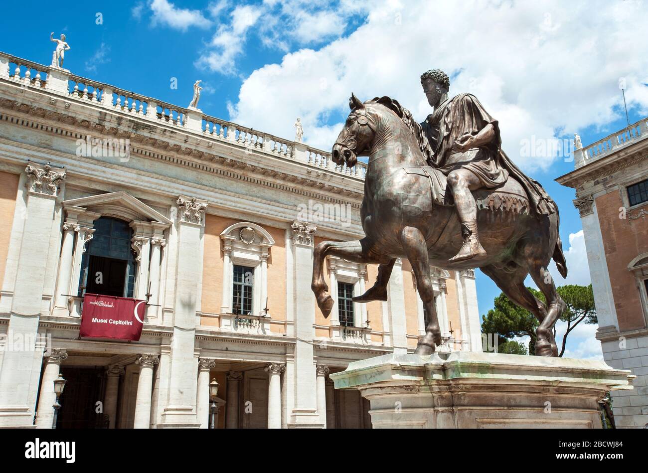 ROM, ITALIEN - 29. JUNI 2017 - Reiterstatue des römischen Kaiser Marcus Aurelius vor dem Palazzo Nuovo, einem der beiden Gebäude des Capito Stockfoto