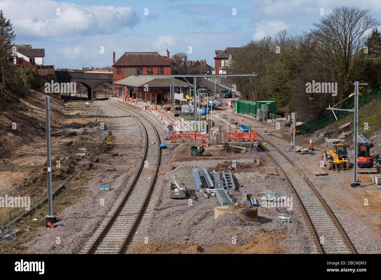 Der Bahnhof Poulton Le Fylde wird während der Elektrifizierung der Eisenbahn zwischen Preston und Blackpool North, März 2018, neu gebaut Stockfoto