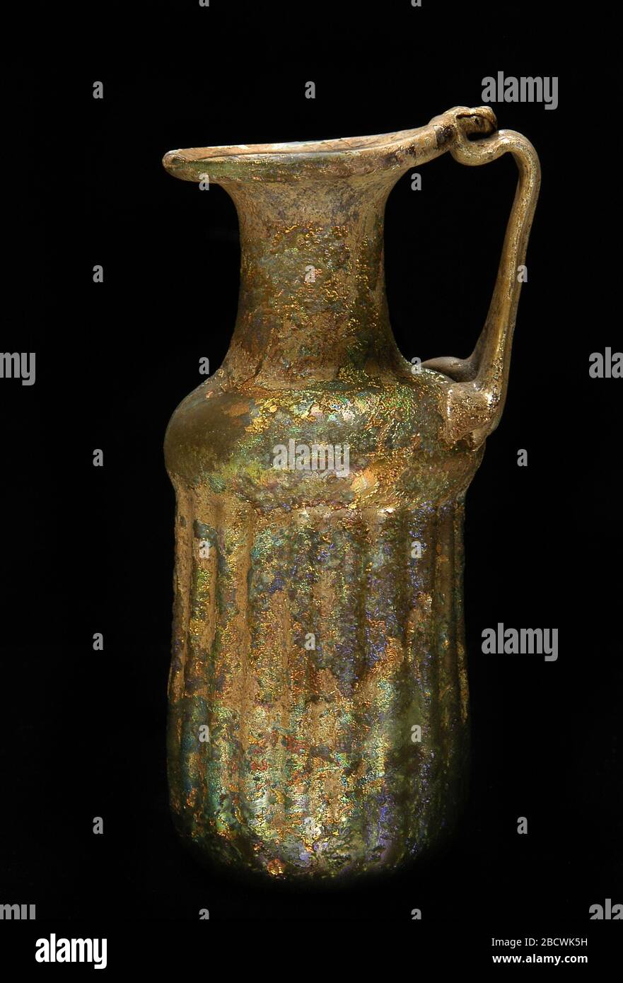 Pitcher. Die meisten Glasgefäße in diesem Fall stammen aus dem ersten Jahrhundert v. Chr. bis zum vierten Jahrhundert n. Chr. Stockfoto