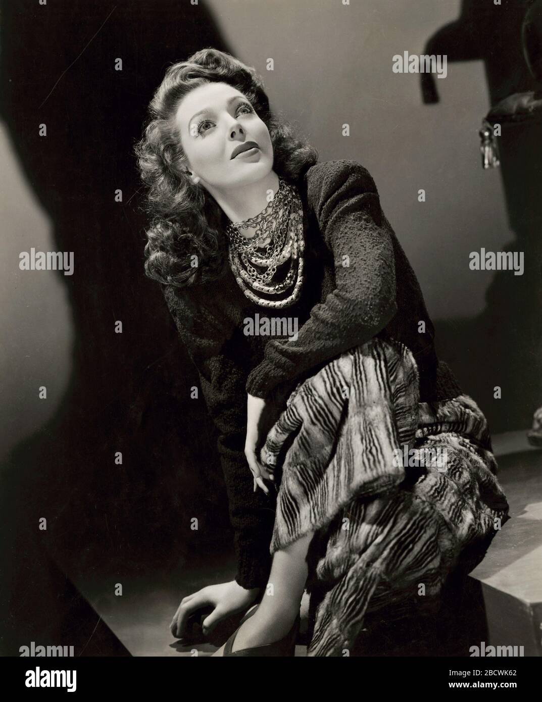 Loretta Young, "A Night to Remember" (1942) Columbia Pictures / Foto von George Hurrell File Reference # 33962-388THA Stockfoto