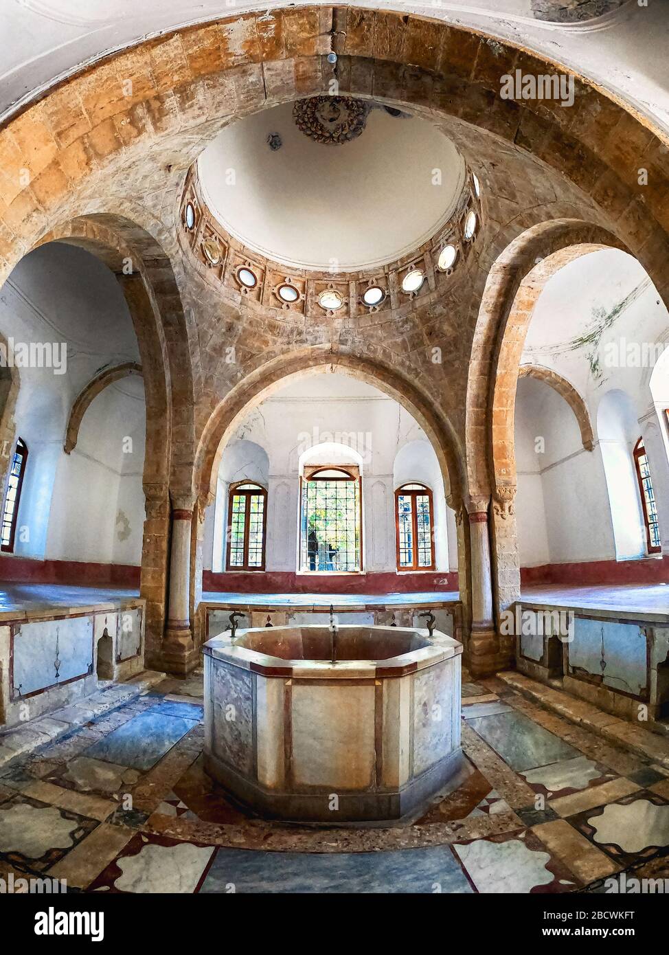 Eingangsbereich für das Hammam (türkisches Bad) des Beiteddine Palace, Beiteddine, Mount Lebanon, Libanon, Mittlerer Osten, Farbe Stockfoto