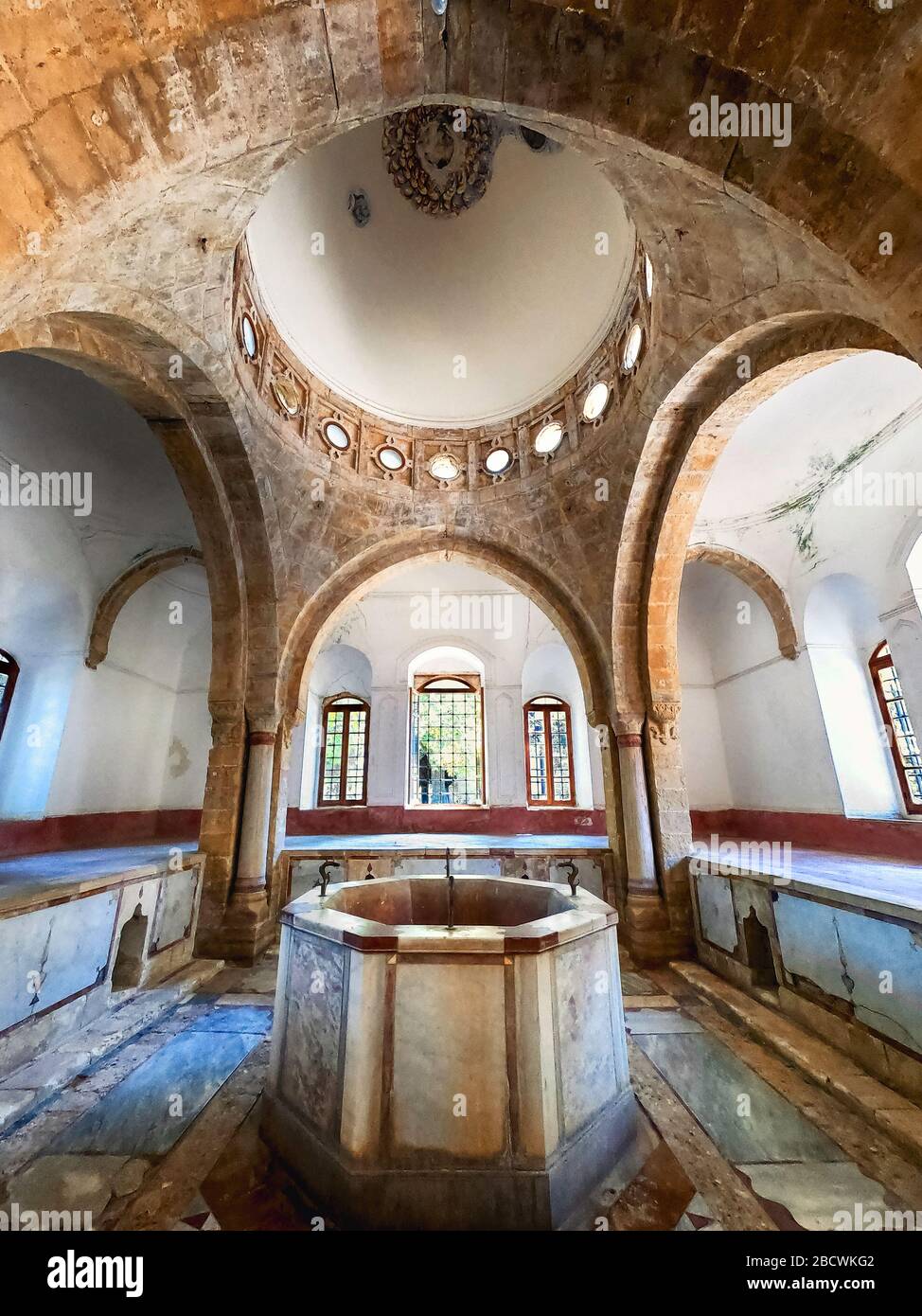 Eingangsbereich für das Hammam (türkisches Bad) des Beiteddine Palace, Beiteddine, Mount Lebanon, Libanon, Mittlerer Osten, Farbe Stockfoto