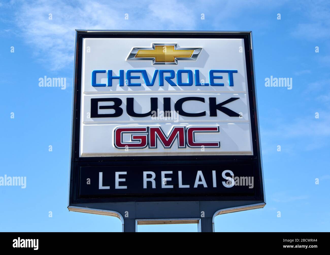 Montreal, Kanada - 4. April 2020: Chevrolet Buick und GMC unterzeichnen im Autohaus. Sie sind in den USA die beliebtesten und bekanntesten Automobilmarken. Tschev Stockfoto