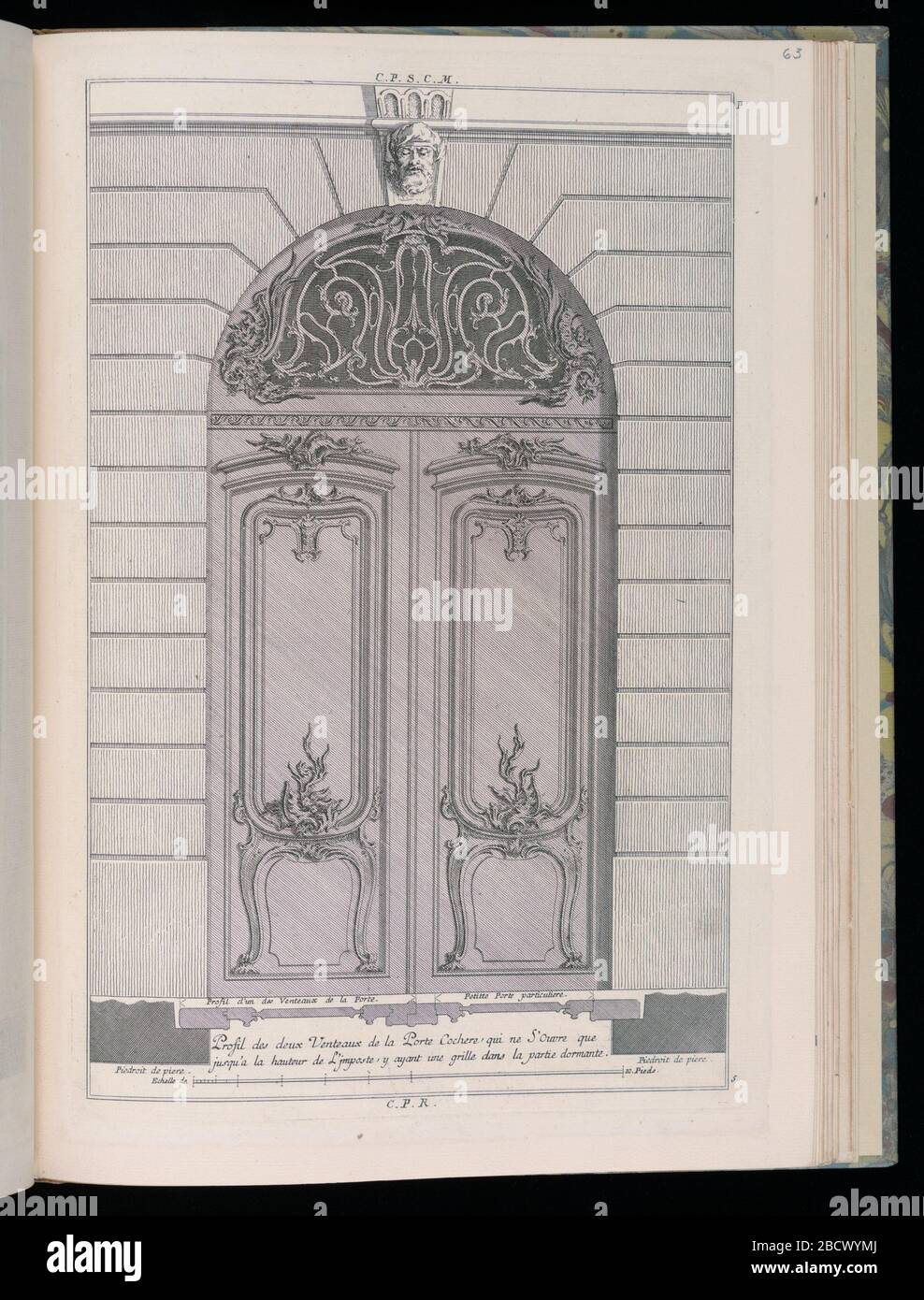 Profil von zwei Vateaux einer Kutschentür Livre de Portes Cochree Buch der Kutschentüren. Forschung im ProgressDesign für eine Schlittentür (Doppeltür) im Rokoko-Stil. Jede Tür ist mit Paneelen verziert, die mit Scroll-Work-Deko verziert sind. Im bogenförmigen Gitter über dem Heckspiegel scrollende Ranken. Oben ein Gesicht eines Mannes mit geschlossenen Augen. Skala unten in der Mitte. Profil von zwei Vateaux einer Kutschentür Livre de Portes Cochree Buch der Kutschentüren Stockfoto