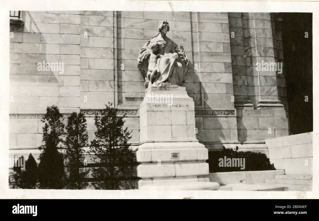 Südamerika Statue. Außerhalb der Organisation of American States Building.Smithsonian Institution Archives, Record Unit 7355, Martin A. Gruber Photograph Collection, Image No. South America Statue Stockfoto
