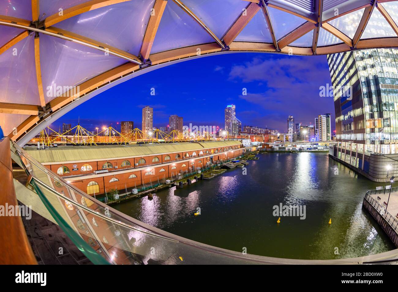 Canary Wharf Crossrail Station - Landschaftsgestaltung von Gillespies Stockfoto