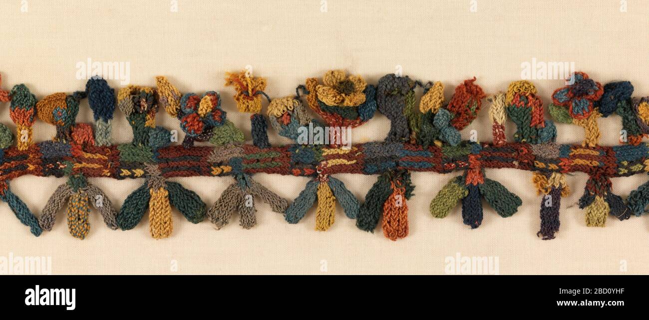 Rahmen. Forschung im Bereich ProgressEdging oder Grenze von dreidimensionalen Vögeln und Blumen, die in einem durchgestrickten Looping dargestellt werden. Rahmen Stockfoto