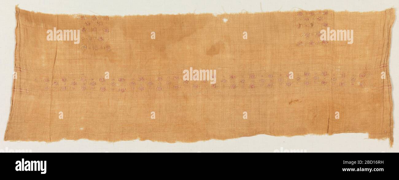 Textil. Forschung in ProgressSection eines einfarbigen, ungefärbten Leinenstoff mit diskontinuierlichem Zusatzgeflecht in einem einfachen Webfundament, das Bänder kleiner roter Punkte zeigt. Textil Stockfoto