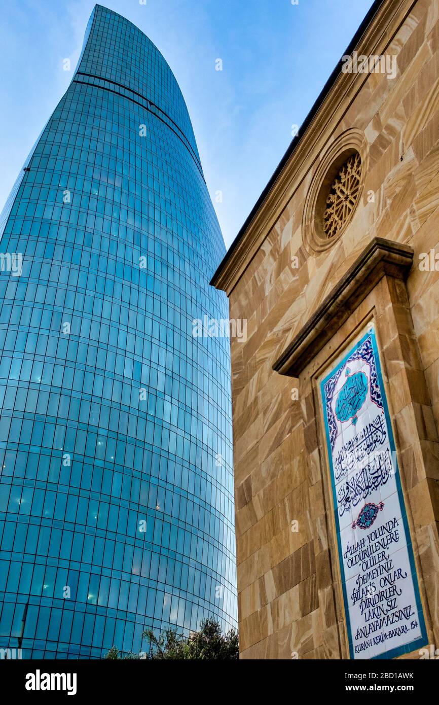Flamme, Türme und Shahids Moschee, Baku, Aserbaidschan Stockfoto