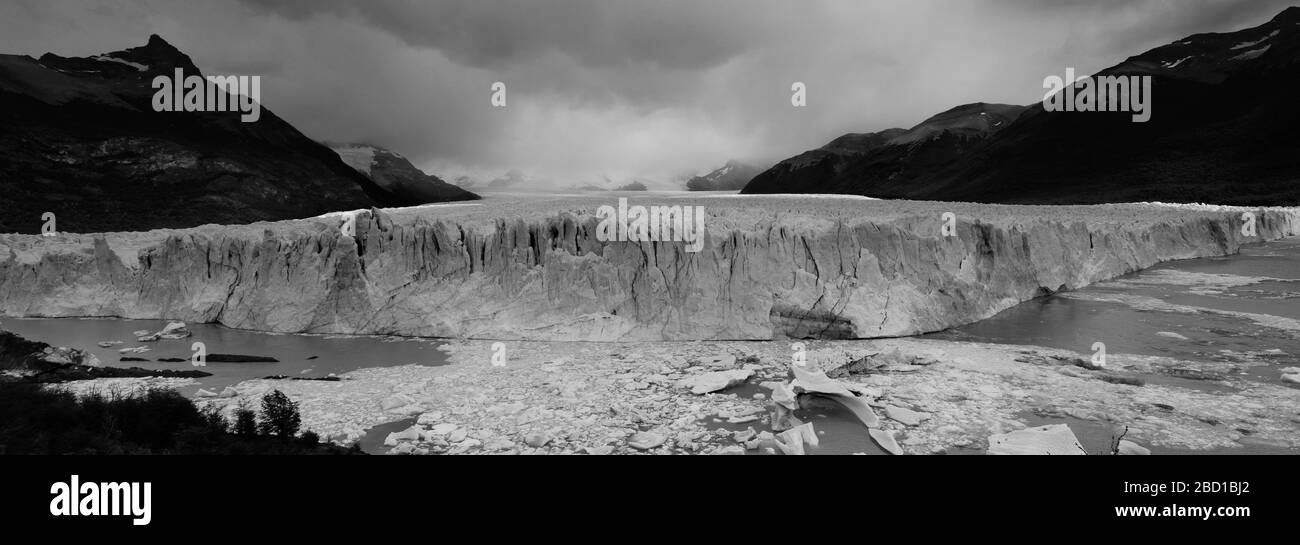 Blick auf den Perito Moreno Gletscher, den Los Glaciares Nationalpark, die Provinz Santa Cruz, Argentinien Stockfoto
