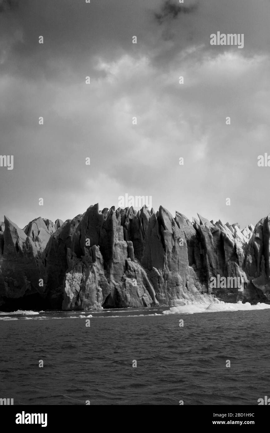 Blick auf den Perito Moreno Gletscher, den Los Glaciares Nationalpark, die Provinz Santa Cruz, Argentinien Stockfoto