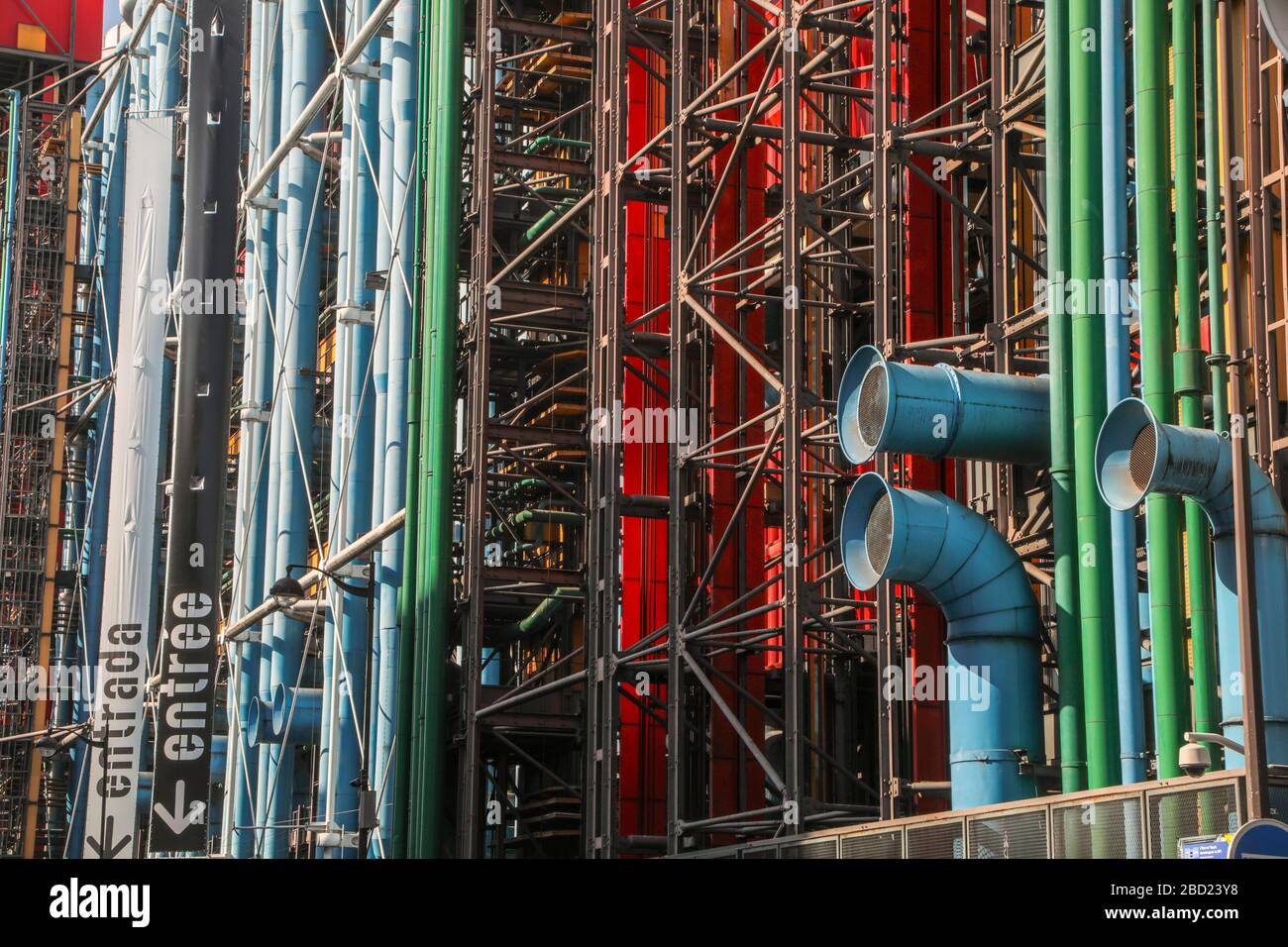 PARISER LOCKDOWN: SONNIGER TAG IN PARIS Stockfoto