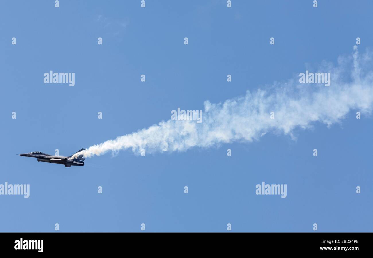 Bin F-16 Fighting Falcon in Biggin Hill Airshow Stockfoto