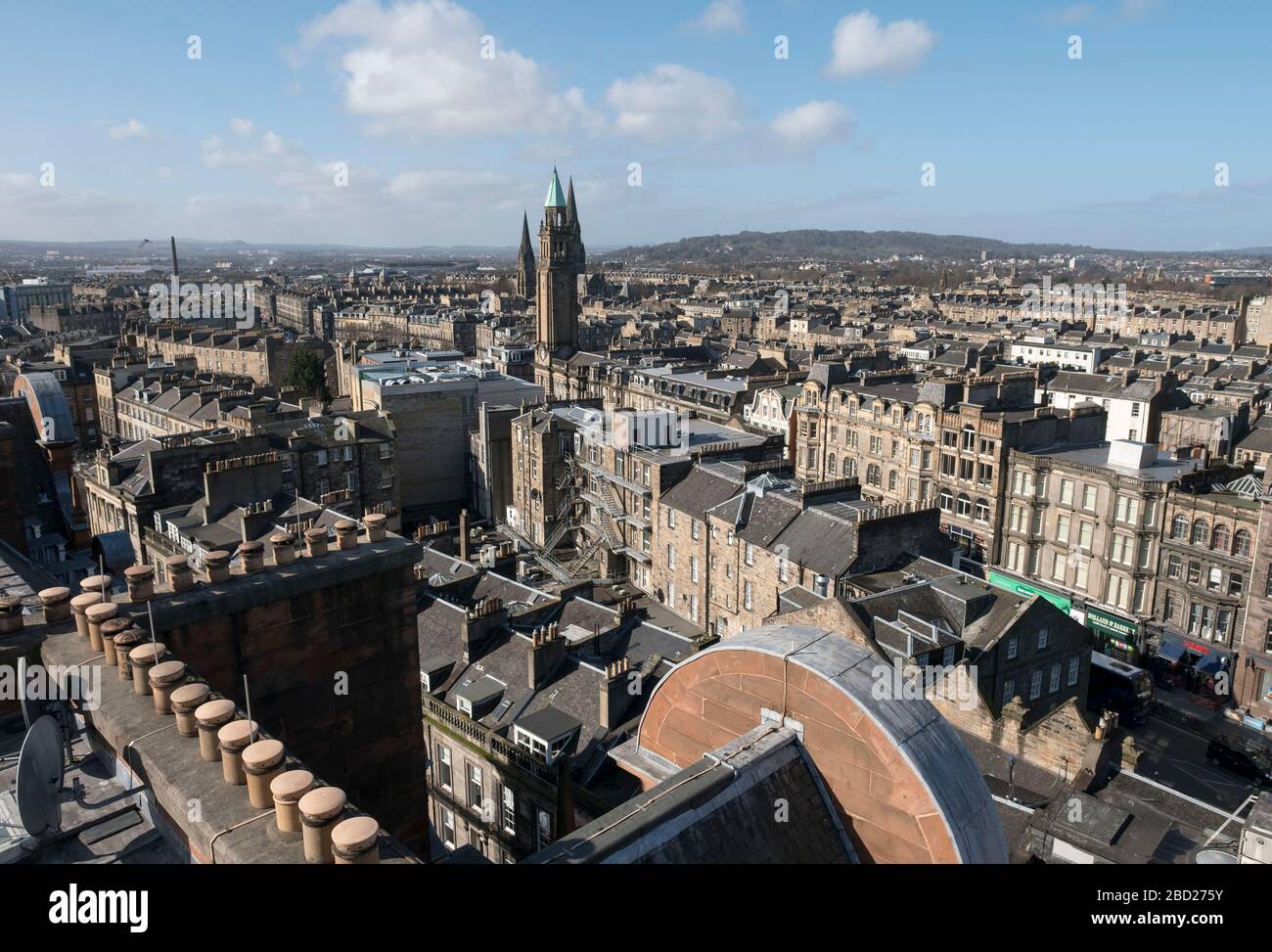 Blick auf das westliche Ende von Edinburgh, Schottland. Stockfoto Blick auf das westliche Ende von Edinburgh, Schottland. Stockfoto