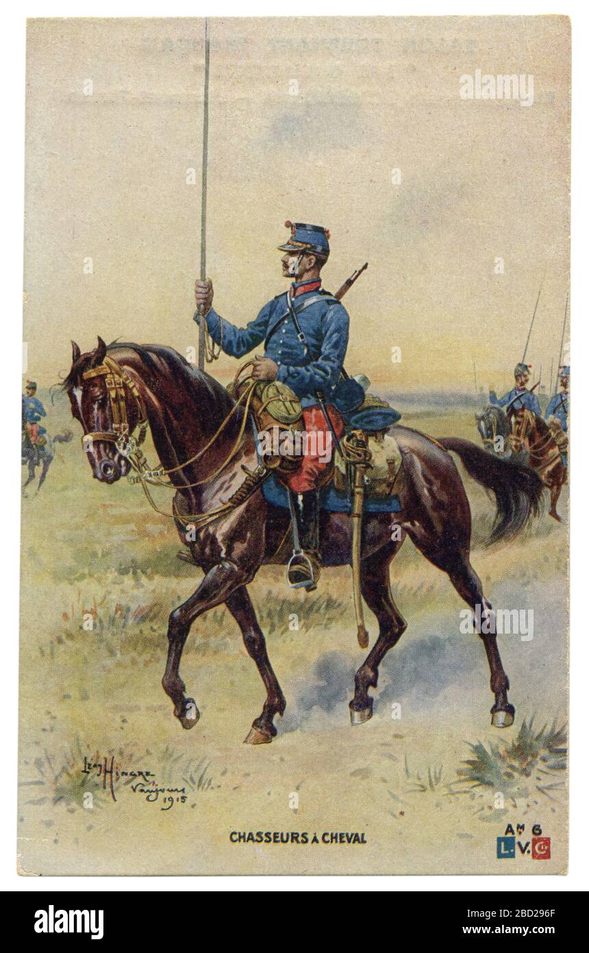 Französische historische Postkarte: Gemeißelter Chasseur mit Hecht in voller Ausrüstung mit Waffe, Gewehr und Säbel, Weltkrieg, leichte Kavallerie, 1914-1918. Frankreich Stockfoto