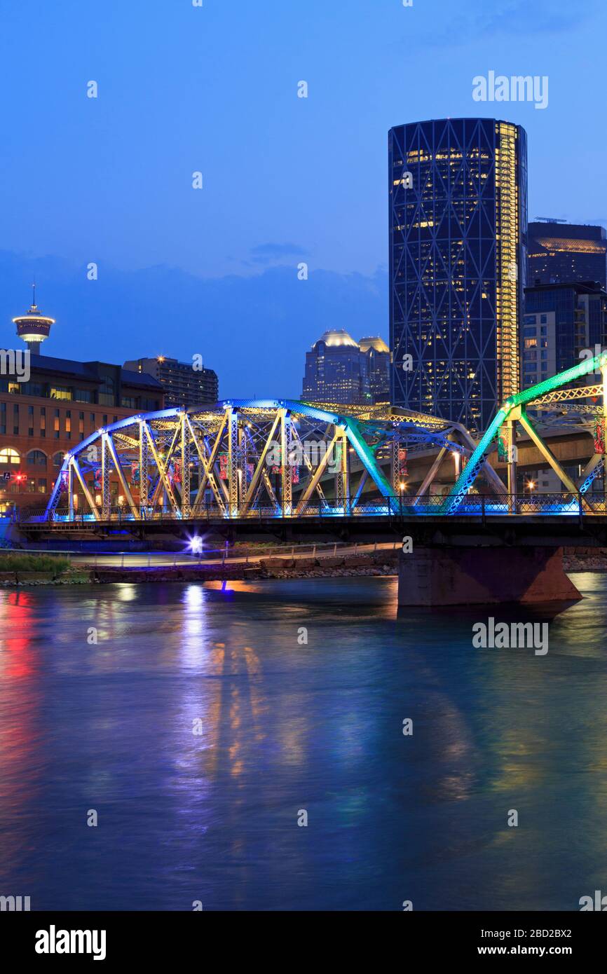 Langevin-Brücke über den Bow River, Calgary, Alberta, Kanada Stockfoto