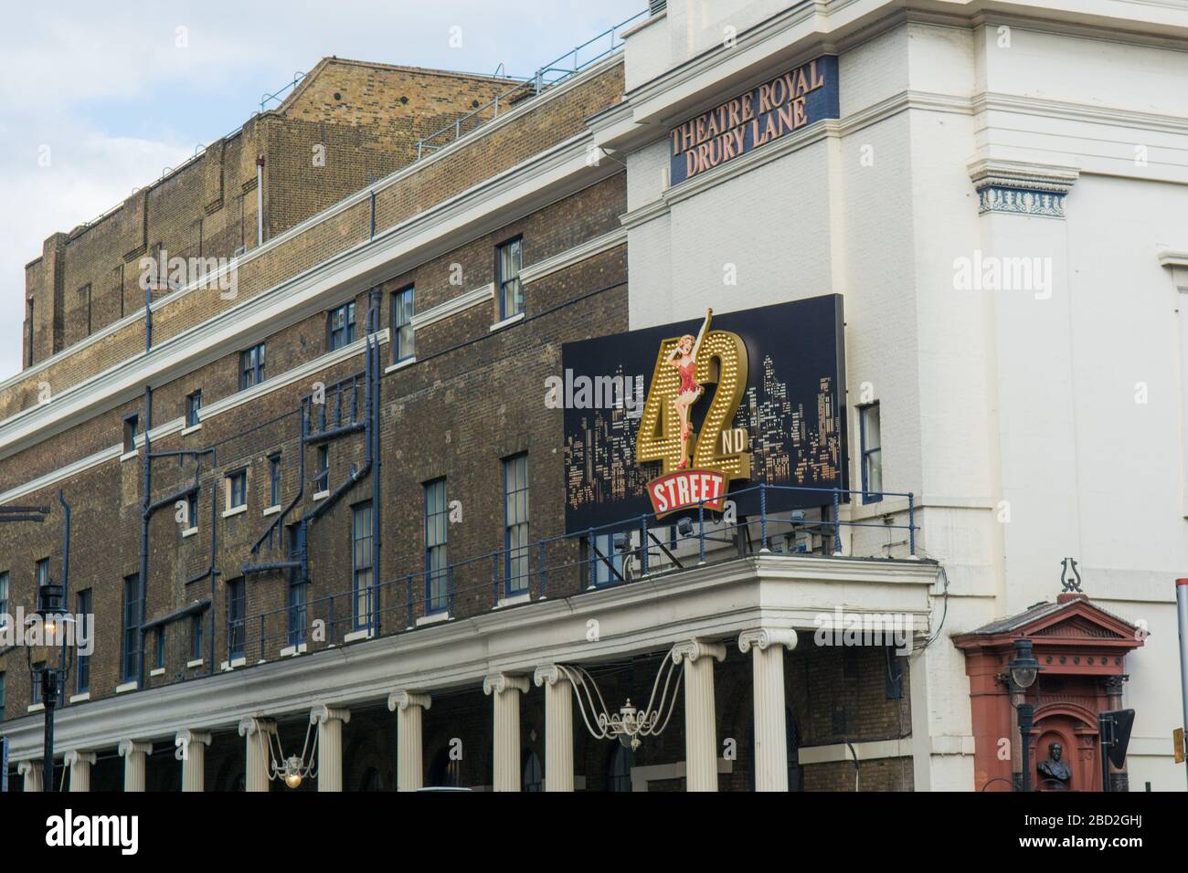 LONDON- APRIL, 2018: Theatre Royal on Drury Lane, a West End theatre currently playing the American musical, '42nd Street' Stockfoto