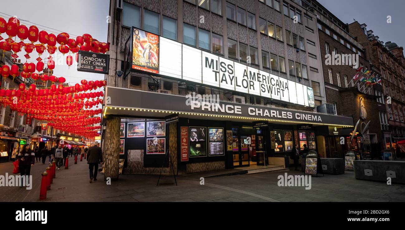 LONDON - JANUAR 2020: Prince Charles Theatre am Leicester Square in Soho. Ein unabhängiges Theater, das berühmt ist, um alternativen und kultischen klassischen Film zu zeigen Stockfoto
