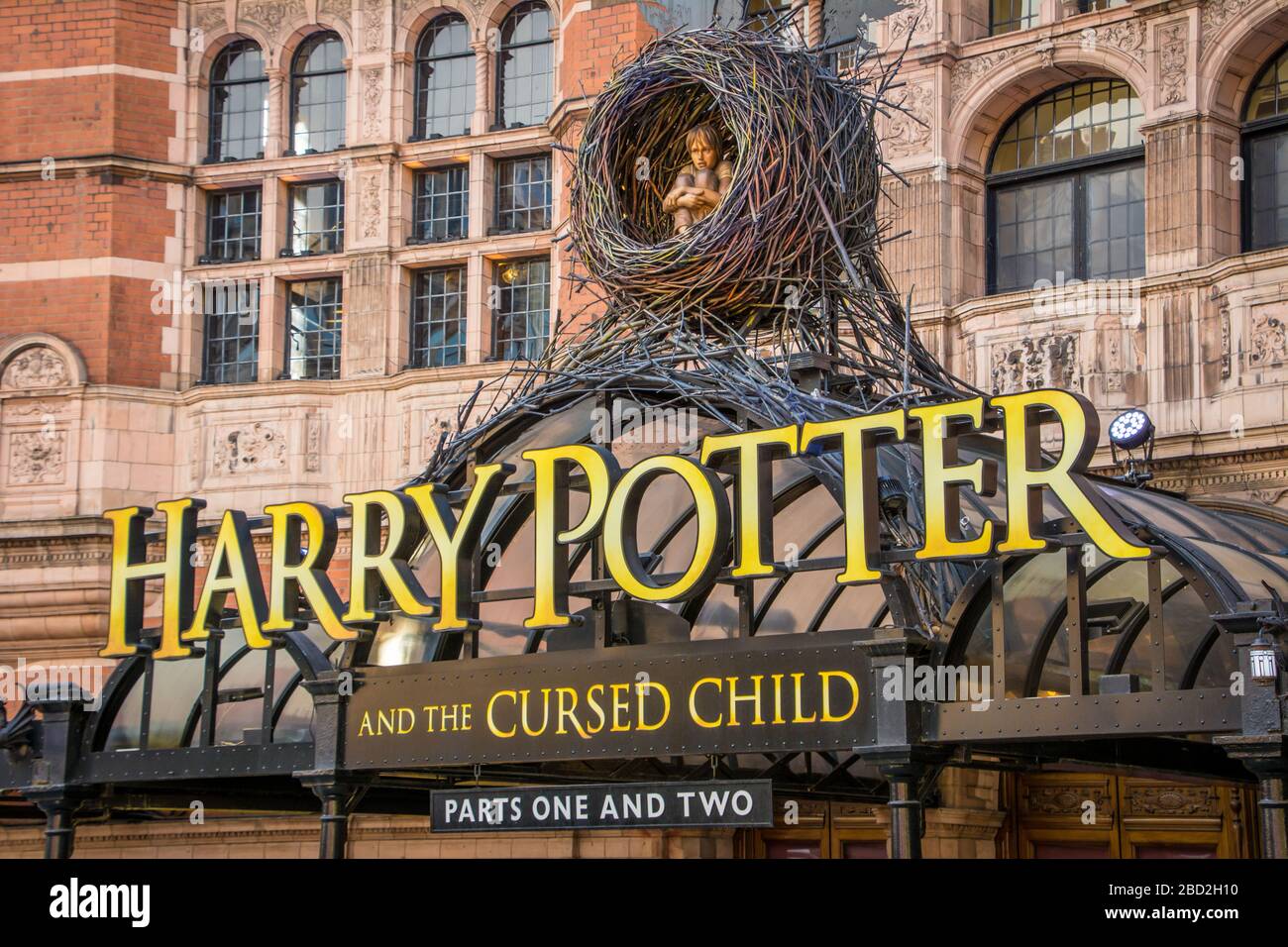 LONDON - Palace Theatre im Londoner West End, das Harry Potter und das verfluchte Kind zeigt Stockfoto