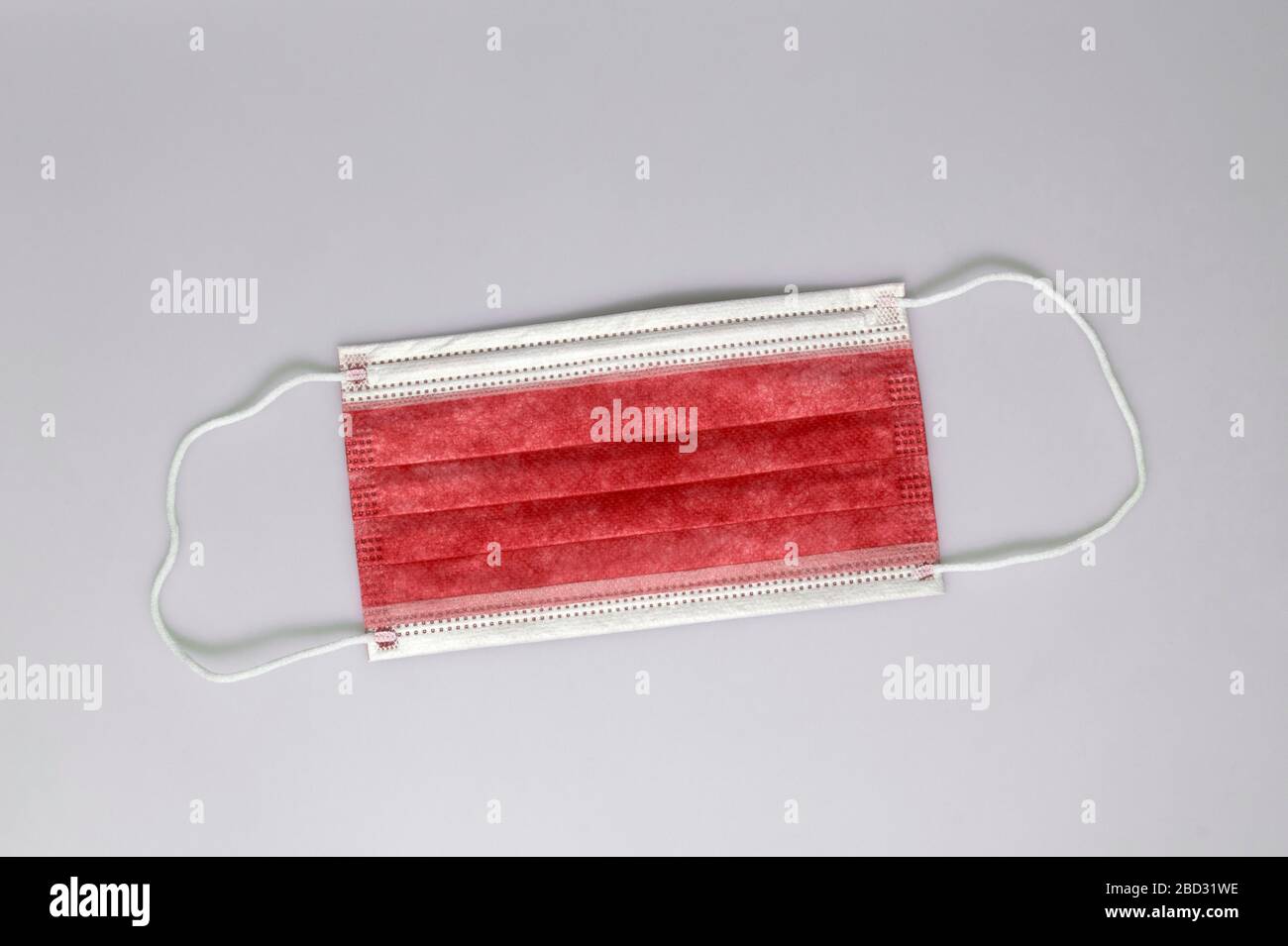 Mundschutz, Schutzmaske, Gesichtsmaske, Atemmaske, Maskenrot, Corona, Virus, Epidemie, Epidemie, Krankheit, Infektionsgefahr, Pandemie Stockfoto Mundschutz, Schutzmaske, Gesichtsmaske, Atemmaske, Maskenrot, Corona, Virus, Epidemie, Epidemie, Krankheit, Infektionsgefahr, Pandemie Stockfoto