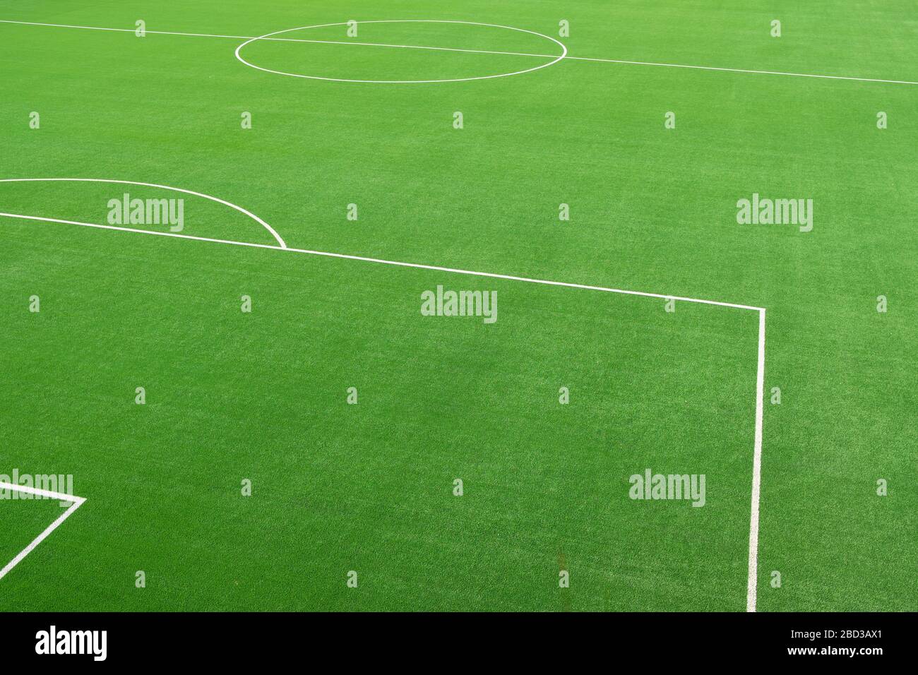 Leeres Fußballgras-Grünfeld Stockfoto