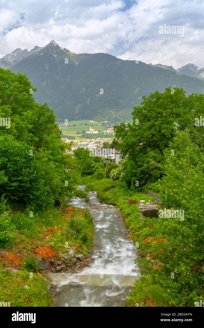 Blick auf Lahnbach und Schwaz aus Sicht über der Stadt, Schwaz, Österreich, Europa Stockfoto