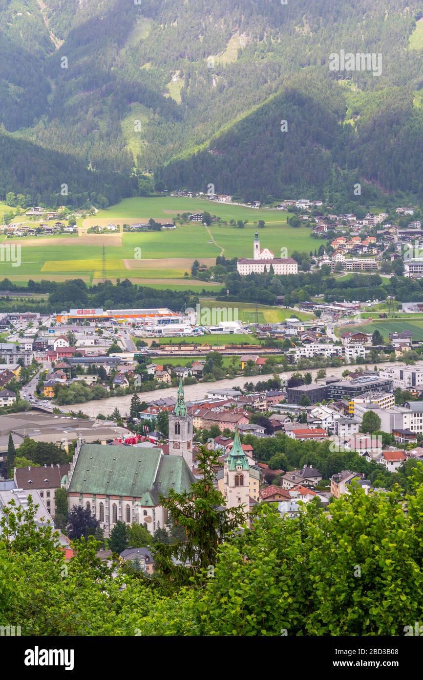 Blick auf Schwaz aus Sicht über der Stadt, Schwaz, Österreich, Europa Stockfoto