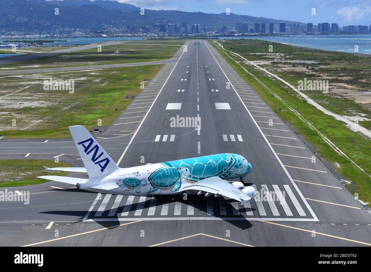 ANAS zweite A380-Fahrt auf der Startbahn am Daniel K. Inouye International Airport in Honolulu am 2. Juli 2019. Kredit: Tadayuki YOSHIKAWA/Aviation Wire/AFLO/Alamy Live News Stockfoto