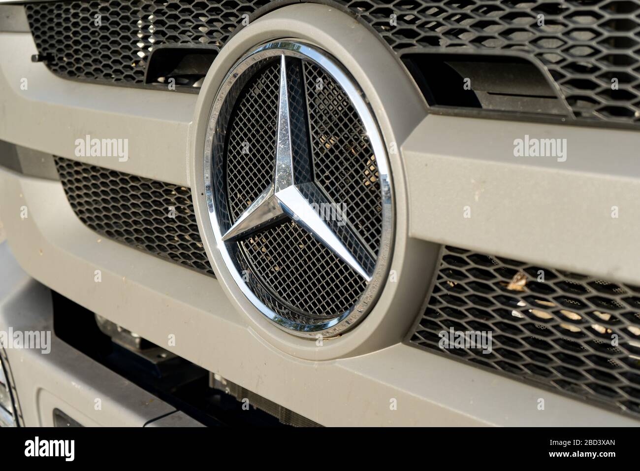 Mercedes benz truck logo Fotos und Bildmaterial in hoher Auflösung Alamy