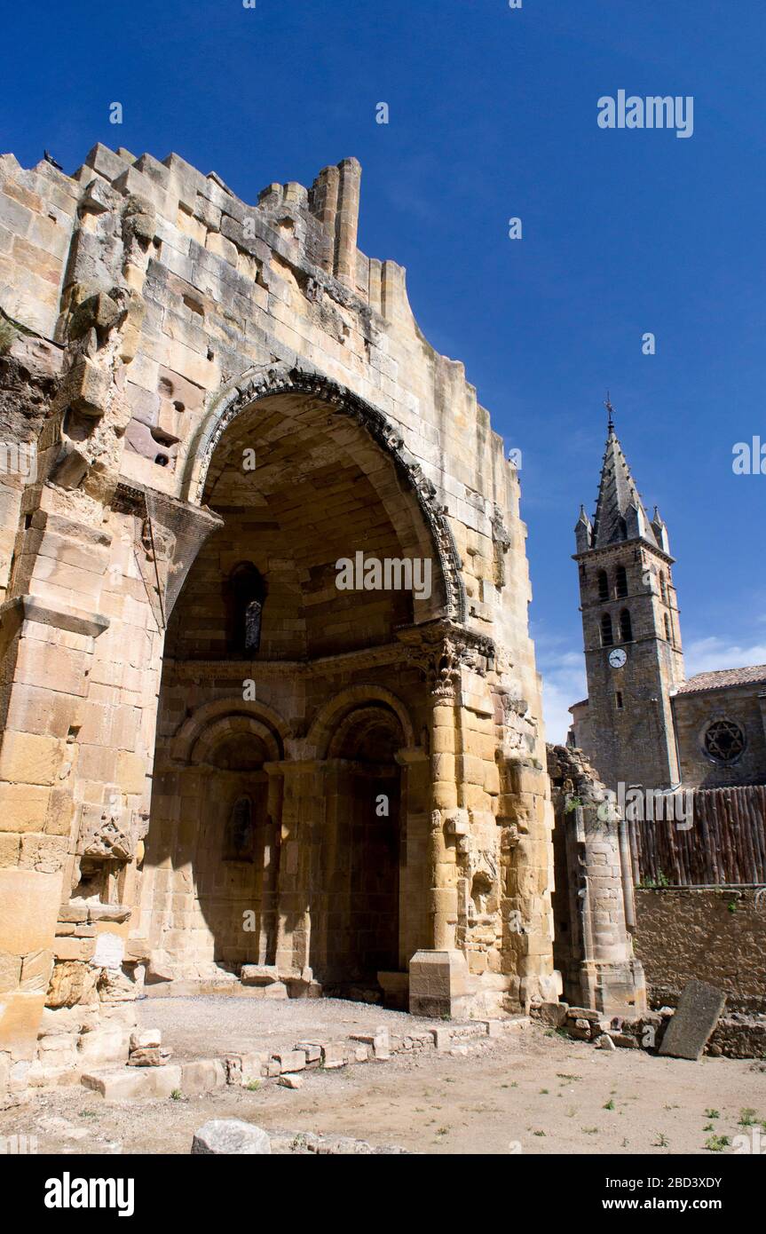 Ruinen der zerfallenden alten Abtei in Alet-les-Bains, Departement Aude, Frankreich Stockfoto