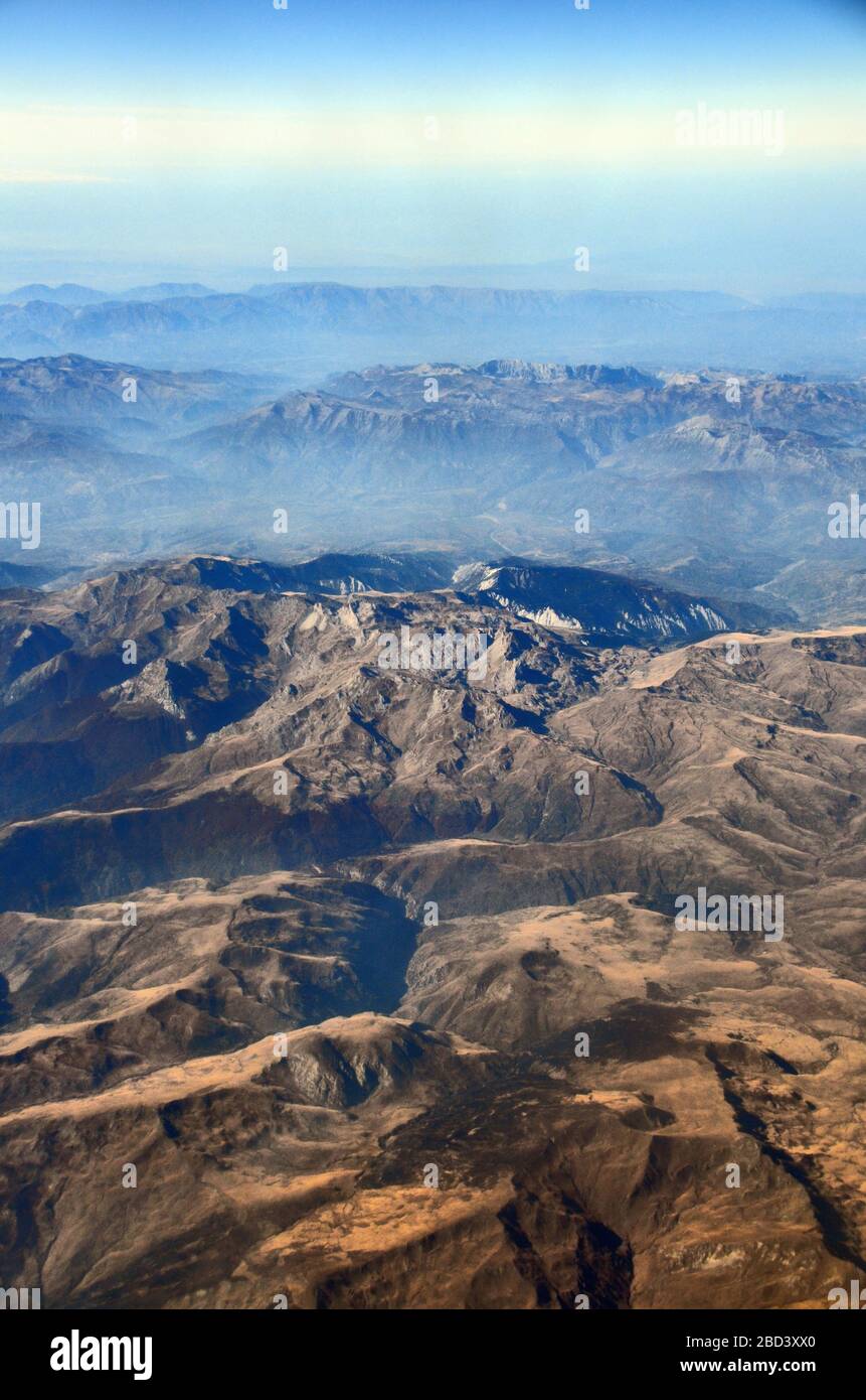 Dinarische Alpen aus der Luft Stockfoto