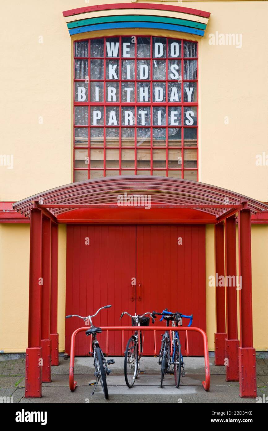 Fahrräder auf Granville Island, Vancouver, British Columbia, Kanada, Nordamerika Stockfoto