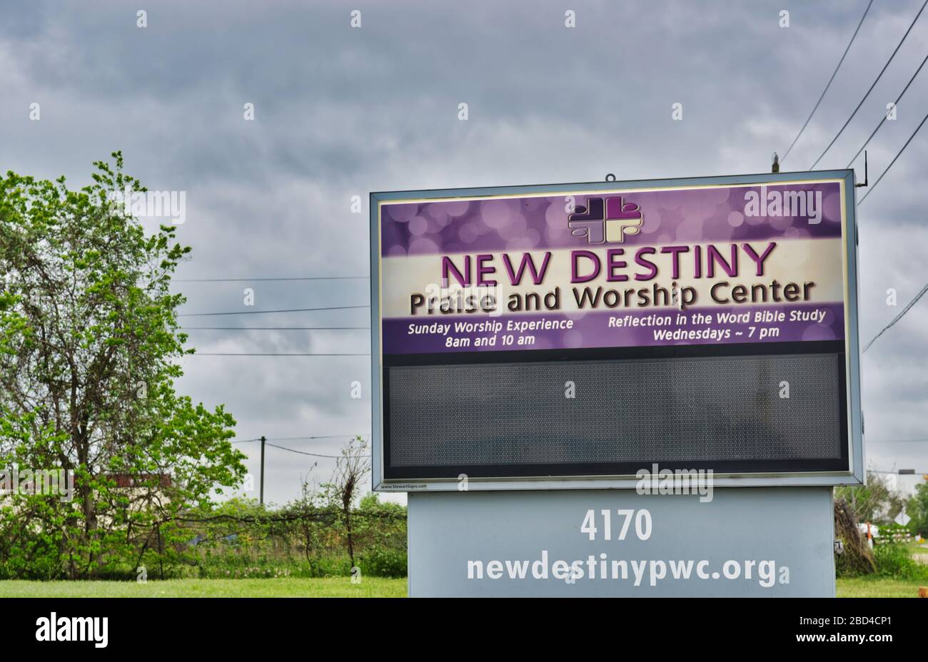 Houston, Texas/USA 18.03.2020: Neues Straßenschild des Destiny Lobes and Worship Center auf der West Greens Rd in Houston, TX. Evangelische Kirche Gottes. Stockfoto