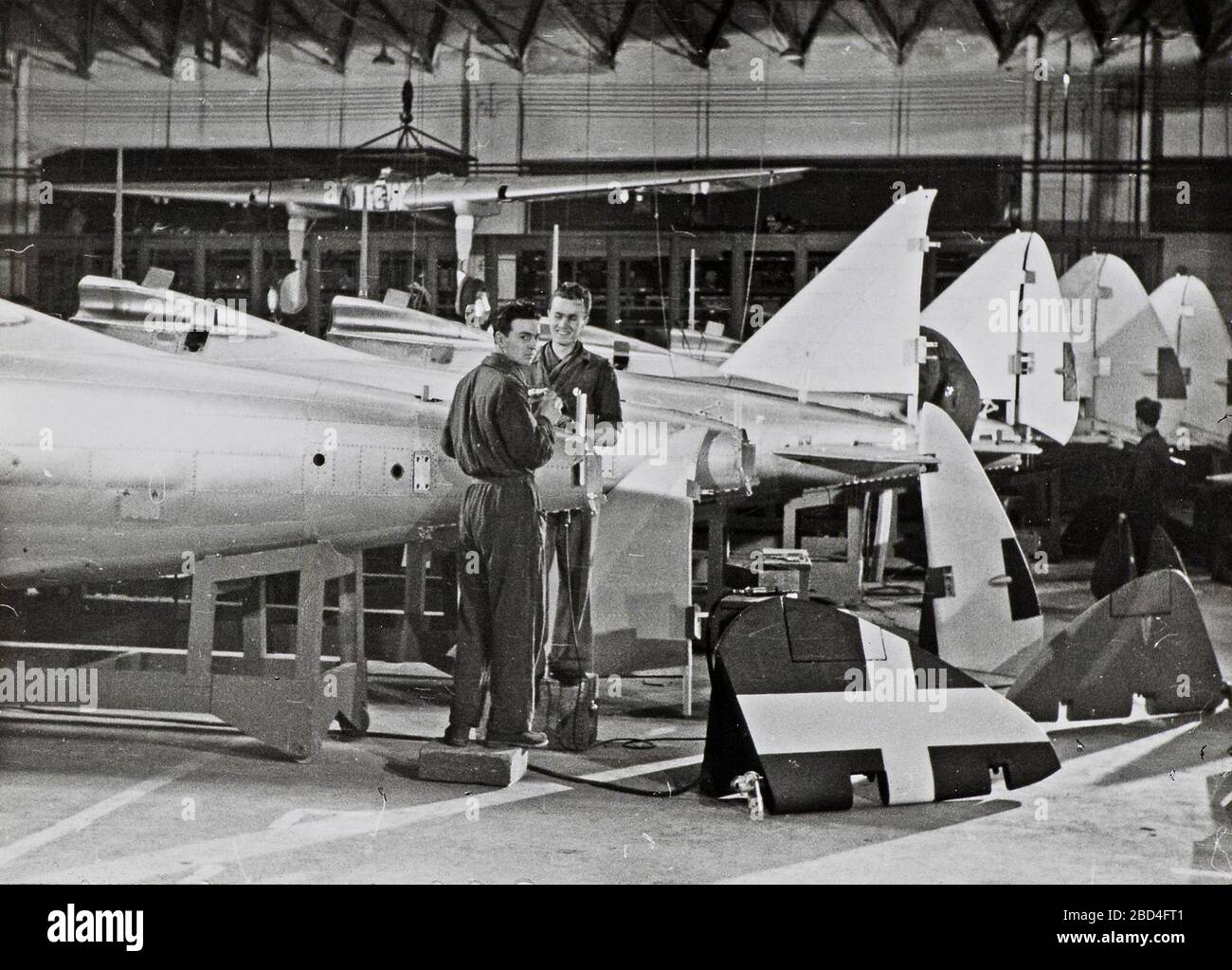Arbeiter in der Flugzeugfabrik Reggiane Re.2001 ca. vor 1945 Stockfoto