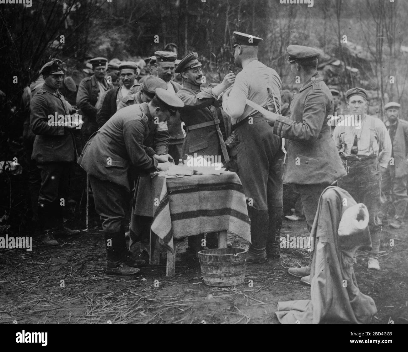 Die Deutschen, die im ersten Weltkrieg geimpft wurden, können. 1914-1915 Stockfoto