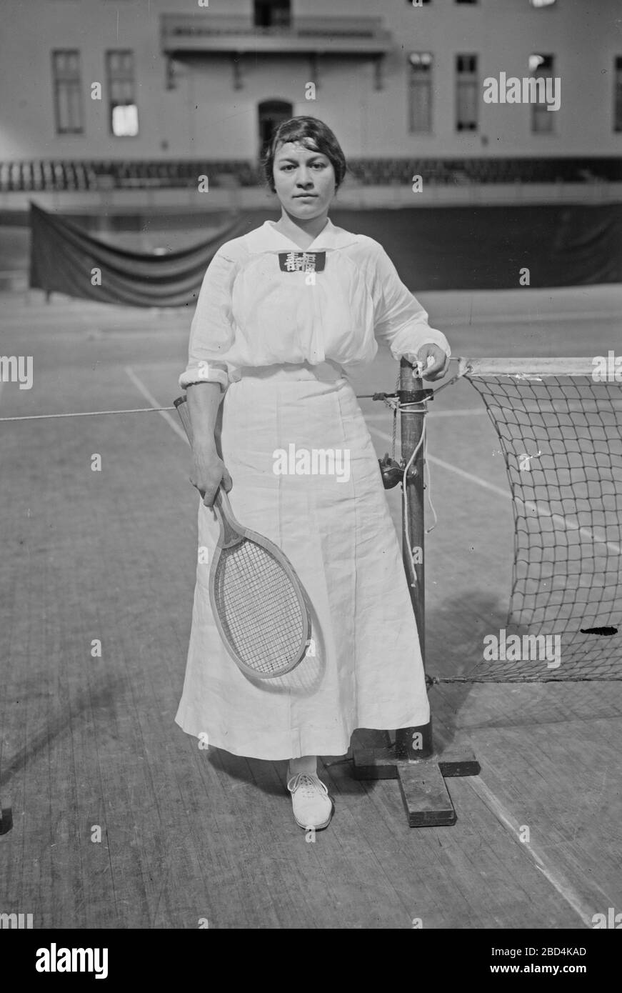 Tennisspielerin Molla Bjurstedt Mallory, die im März des Jahres 1915 das nationale Innen-Tennisturnier der Frauen in der Armory Park Avenue gewann Stockfoto