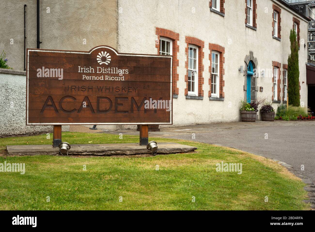 Das Gebäude der Irish Whiskey Academy in der Jameson Whiskey Distillery in Midleton, County Cork, Irland Stockfoto