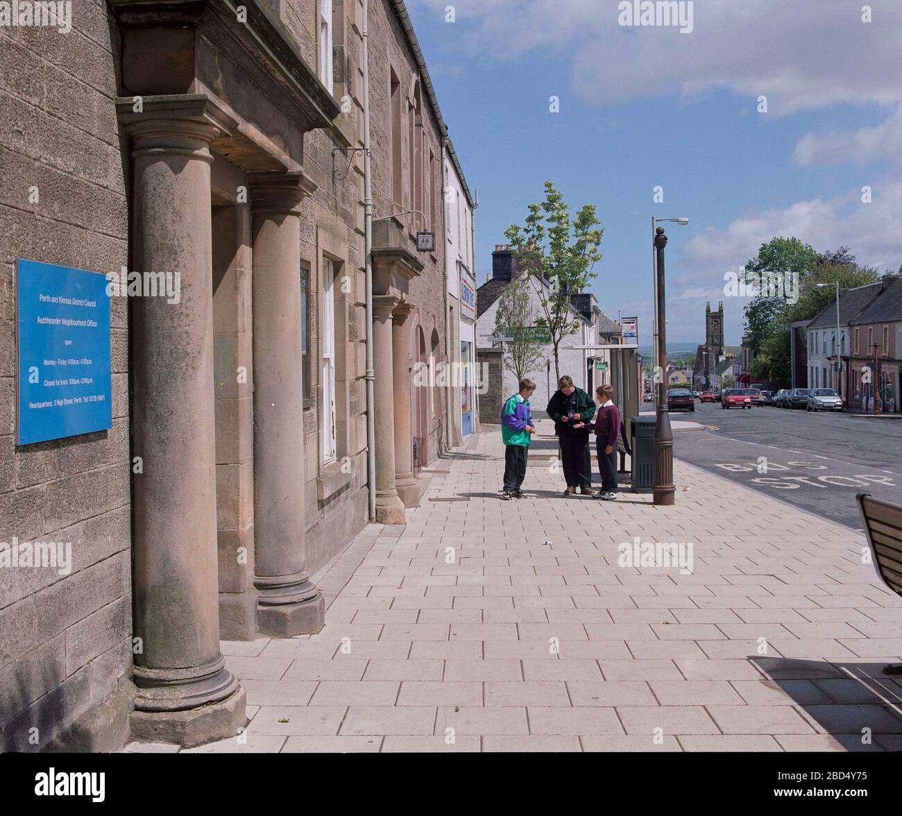 1994 Street Scene, Auchterarder Stadtzentrum, Central Scotland, Großbritannien Stockfoto