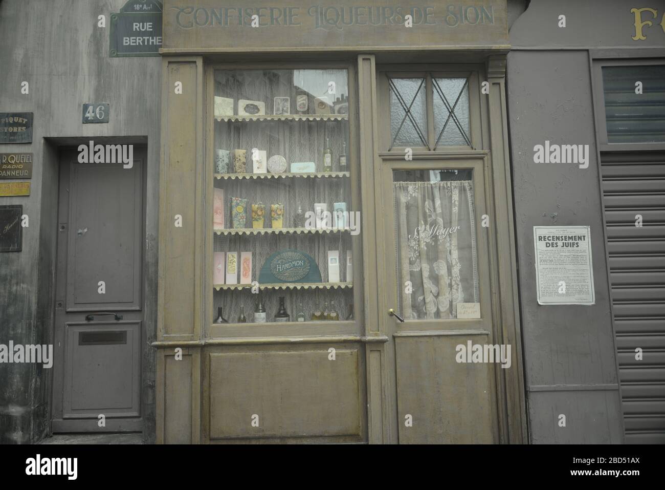 Archaische Ladenfront in Paris, Pasakdek Stockfoto