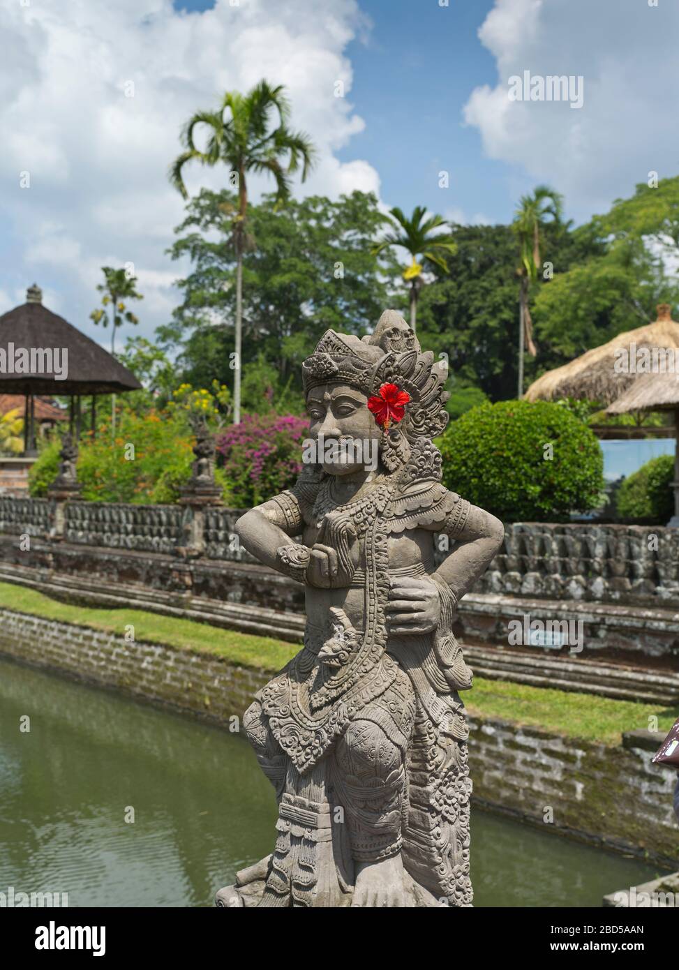 dh Pura Taman Ayun Royal Temple BALI INDONESIEN Balinesische Statue Idol Bewachung Mengwi Tempel Statuen hindu Religion asiatisch Stockfoto dh Pura Taman Ayun Royal Temple BALI INDONESIEN Balinesische Statue Idol Bewachung Mengwi Tempel Statuen hindu Religion asiatisch Stockfoto