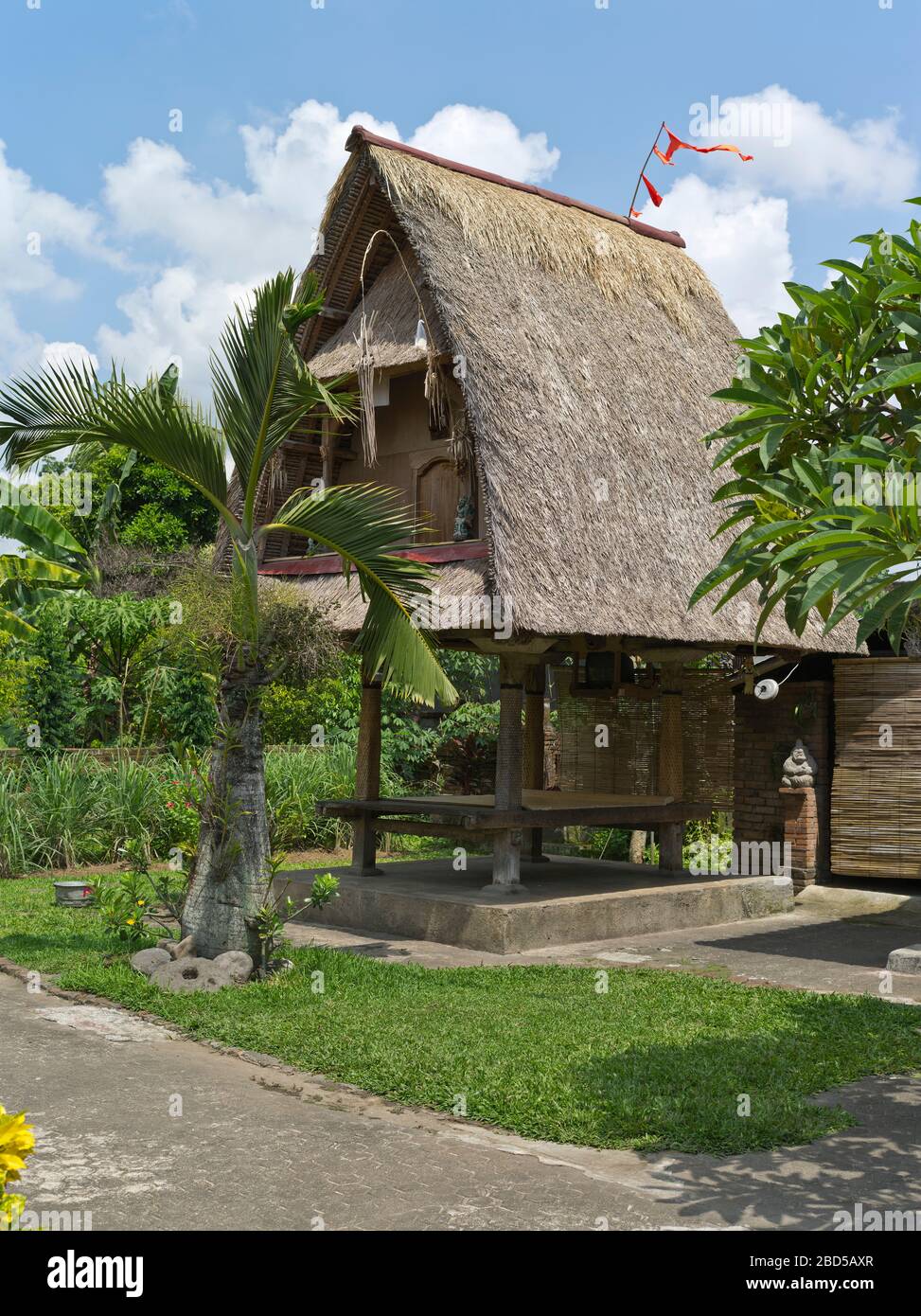 dh Balinese House Verbindung BALI INDONESIEN traditionelle Gebäude Architektur im Freien Schlafzimmer balinesische Gartenhaus Villa im Freien Stockfoto