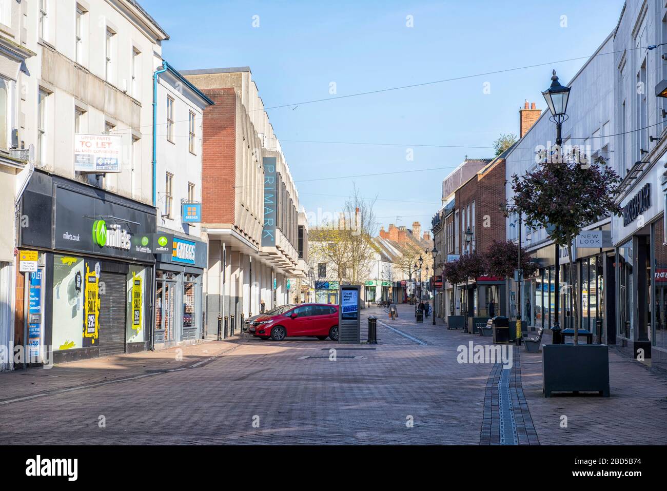 Das Stadtzentrum von West Gate Mansfield wurde während der Sperrung von Covid-19 im April 2020 von Mansfield Nottinghamshire England UK erobert Stockfoto