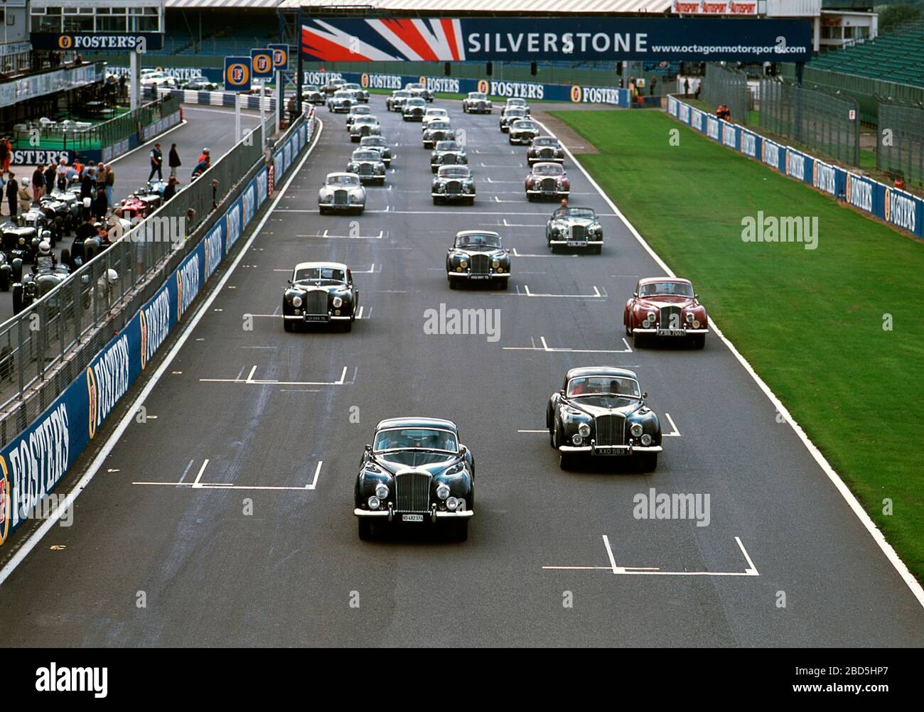 Bentley Continental zum 50-jährigen Jubiläum in Silverstone 2001 Stockfoto