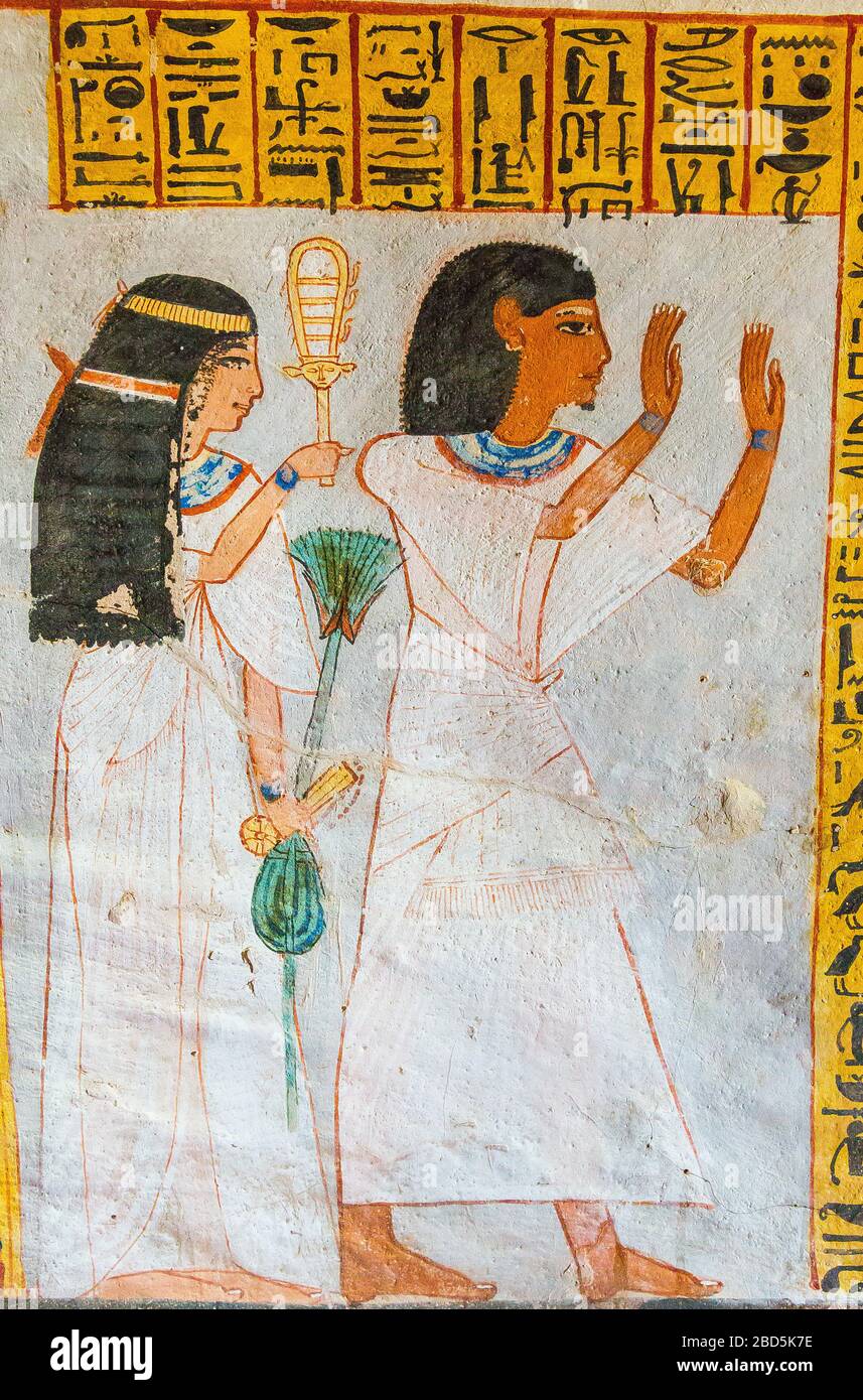 UNESCO-Weltkulturerbe, Theben in Ägypten, Tal der Adligen (Dra Abu el Naga), Grab von Roy. Der Verstorbene und seine Frau im Gebet. Stockfoto