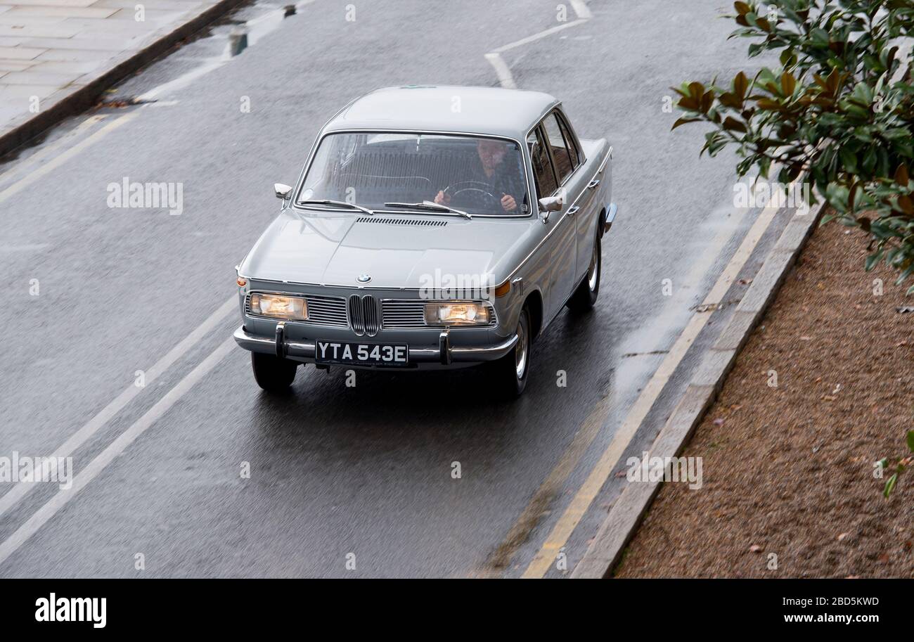 1967 BMW 2000 klassischer deutscher Limousinenwagen Stockfoto