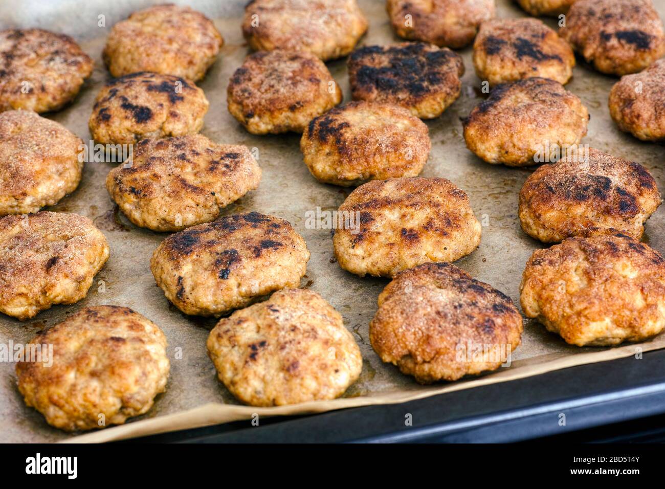 Backblech mit Schnabeln. Nahaufnahme Stockfoto