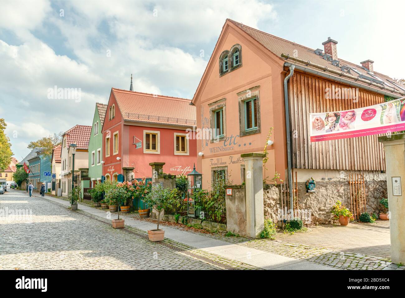 Restaurierte historische Häuser im Dorf Radebeul Altkötzschenbroda, Sachsen, Deutschland Stockfoto