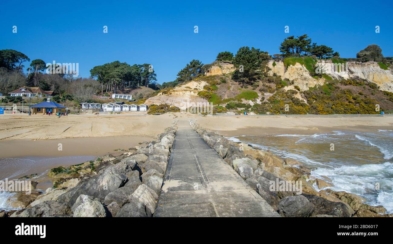Strände und Klippen von Bournemouth, ruhig während der Pandemie von Coronavirus, Dorset, England, Großbritannien. Stockfoto